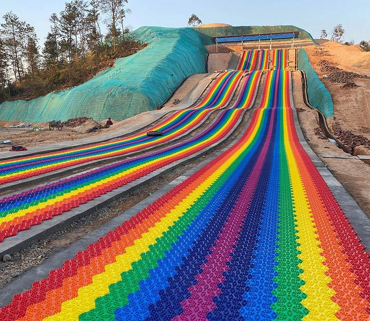 Rainbow Slide Construction Site Selection Guide