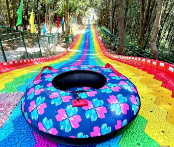 How Many Snow Tubes Should Be Equipped for a Single Slide Track?